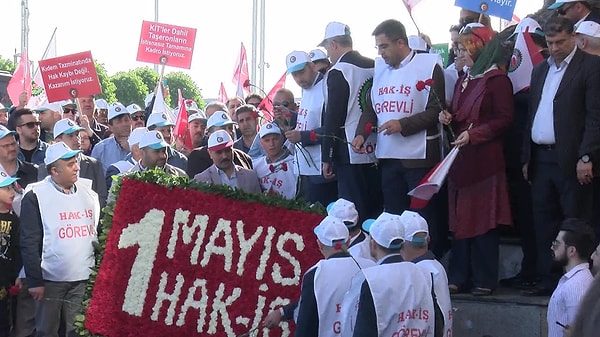 09:00 | HAK-İŞ ve Türk-İş Kazancı Yokuşu'na karanfil bıraktı ve anıt önünde bir basın açıklaması yaptı.