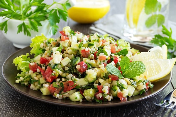 7. Bulgur salatasına ne konur diyenler burada mı?