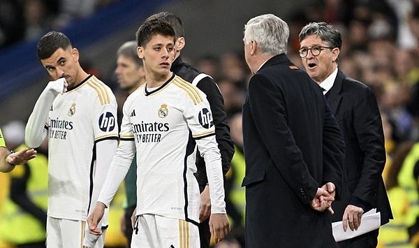 Arda Güler'in Real Madrid'den kiralık gitmek istemediği biliniyor. İspanyol basınında çıkan haberlere göre ise Real Madrid 10 numara pozisyonu için Leverkusen'in yıldızı Florian Wirtz ile ilgileniyor.