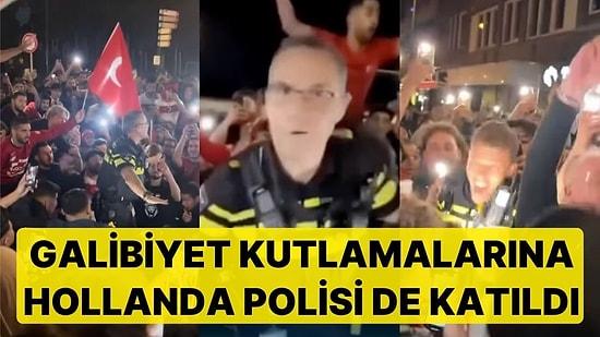 Hollanda Polisi Türk Taraftarlarla Birlikte Galibiyet Kutladı: Üçlü Çektirip, Taraftarın Coşkusunu Paylaştılar