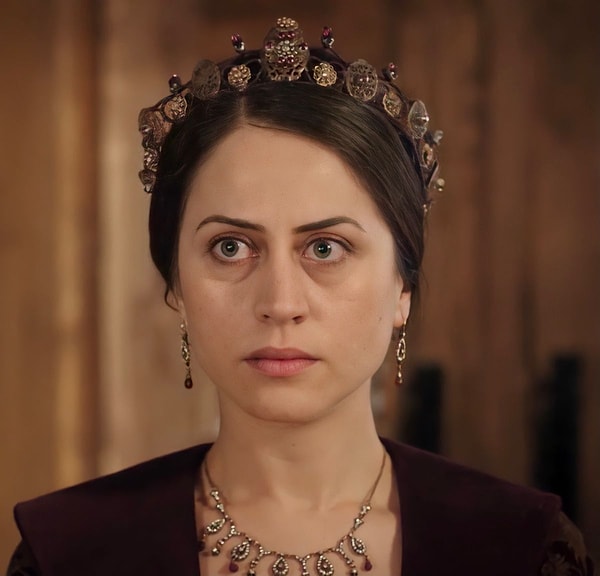 Sarayda Kaybolurdun, Ama Ruhun Serbest Kalırdı