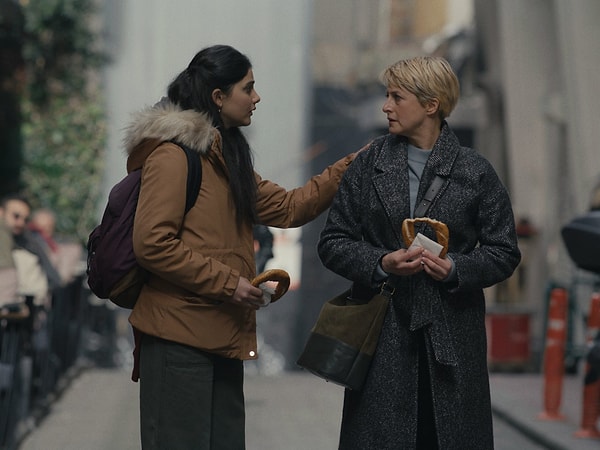 Netflix'te yayınlanan İstanbul Ansiklopedisi dizisi kısa sürede büyük getiren yerli yapımlardan bir tanesi oldu.